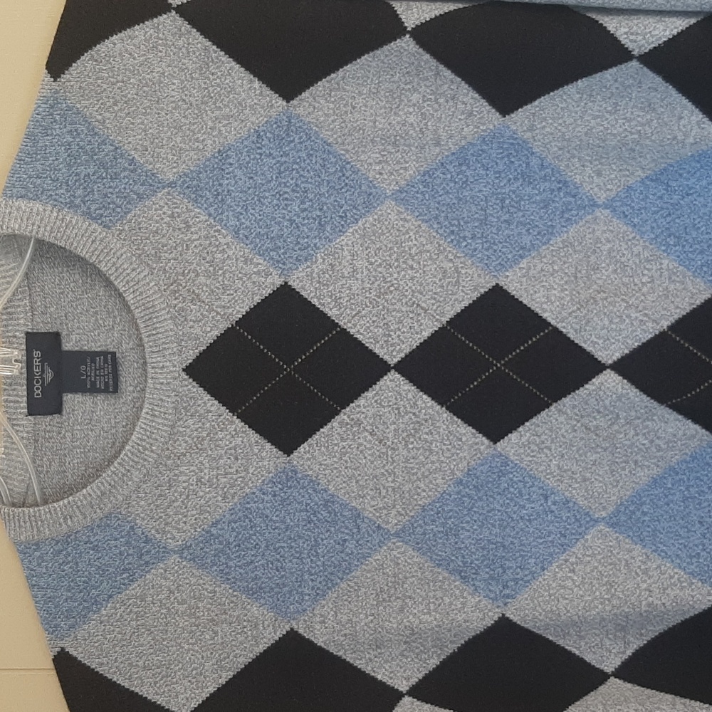 Dockers Men's Size L Light Gray and Blue Argyle Crewneck Sweater - Picture 9 of 10